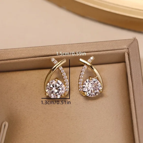 Shimmering Gold Plated Earrings: Stunning Minimalist Design - Picture 4 of 4